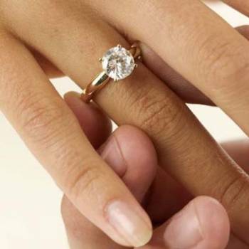Помолвочные кольца: как выбрать качественное украшение?