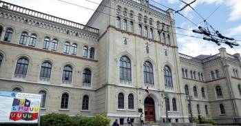 Мнение: Латвийскому университету нужно избавиться от национализма