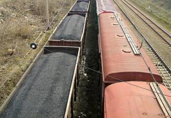 Гражданин Грузии пытался пересечь границу Латвии в вагоне с углем.