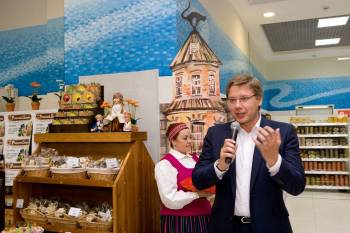 Мэр Риги Нил Ушаков пожертвовал деньги детской больнице, выигранные в суде от TVNET
