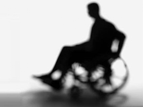Инвалидам будут возвращать докризисные выплаты - фотография