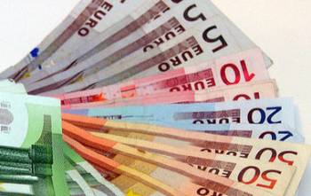 Сколько латвийцев зарабатывают больше 1400 евро в месяц?