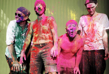 Red Hot Chili Peppers выступит в Латвии с шоу на берегу Даугавы