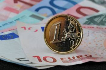 Для торговли не хватает евро