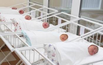 Десять процентов новорожденных латвийских граждан рождается в Великобритании