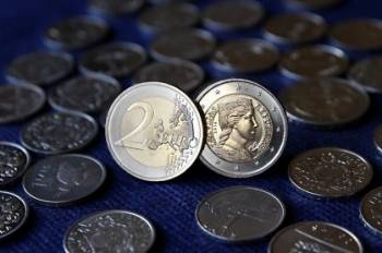 В Латвии 90% монет достоинством 1 евро украсили изображением милды