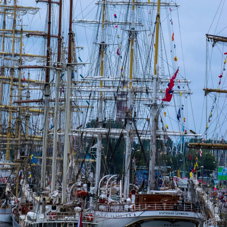Foto The Tall Ships race Riga Latvia